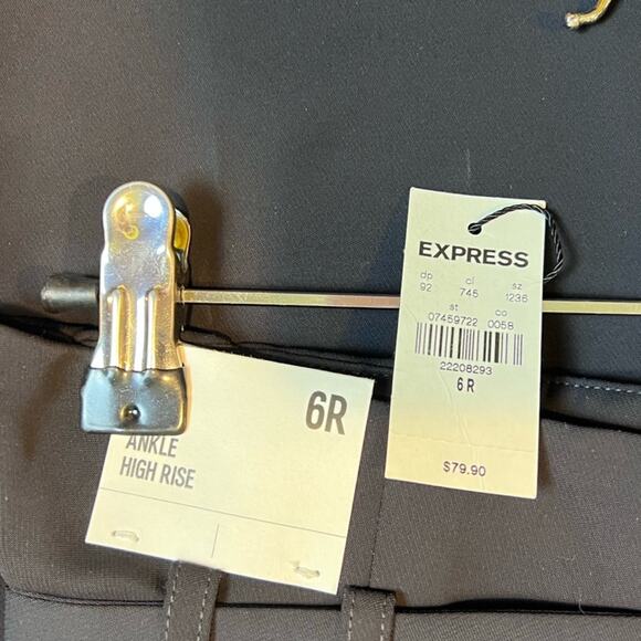 EXPRESS High-Waisted Belted Paperbag Ankle Pants - Picture 4 of 5